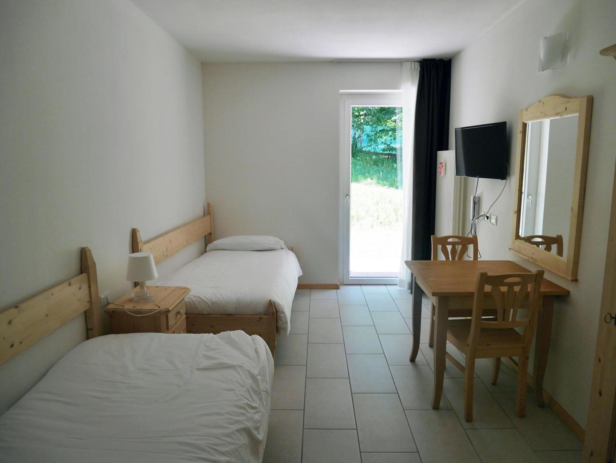 Hotel Elbele Garni Folgaria Room photo