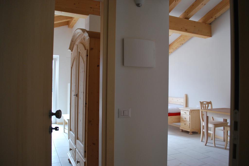 Hotel Elbele Garni Folgaria Room photo