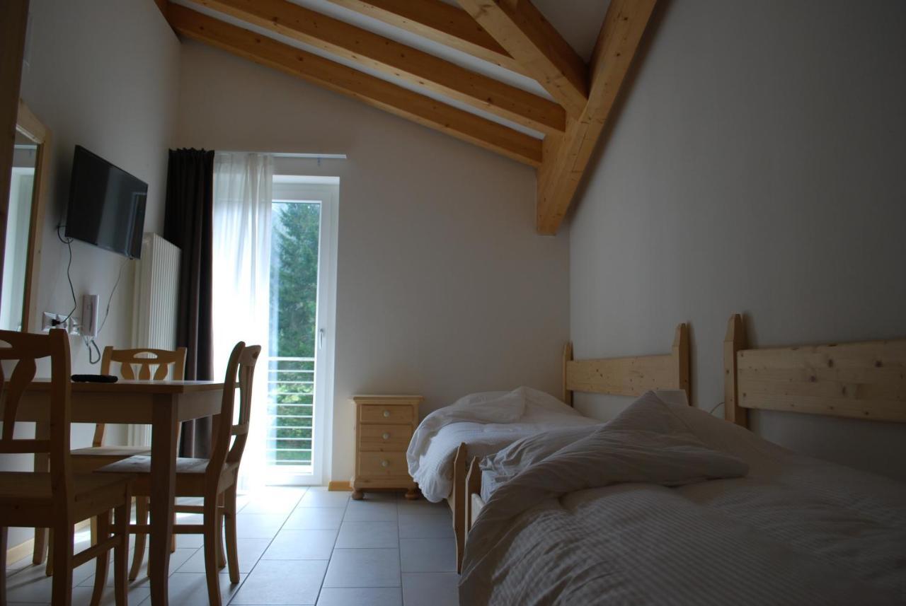 Hotel Elbele Garni Folgaria Room photo